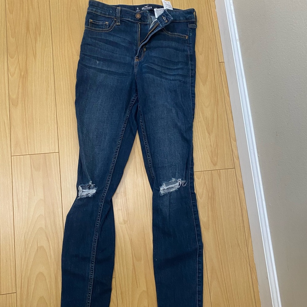 Hollister skinny distressed jeans size 1 regular